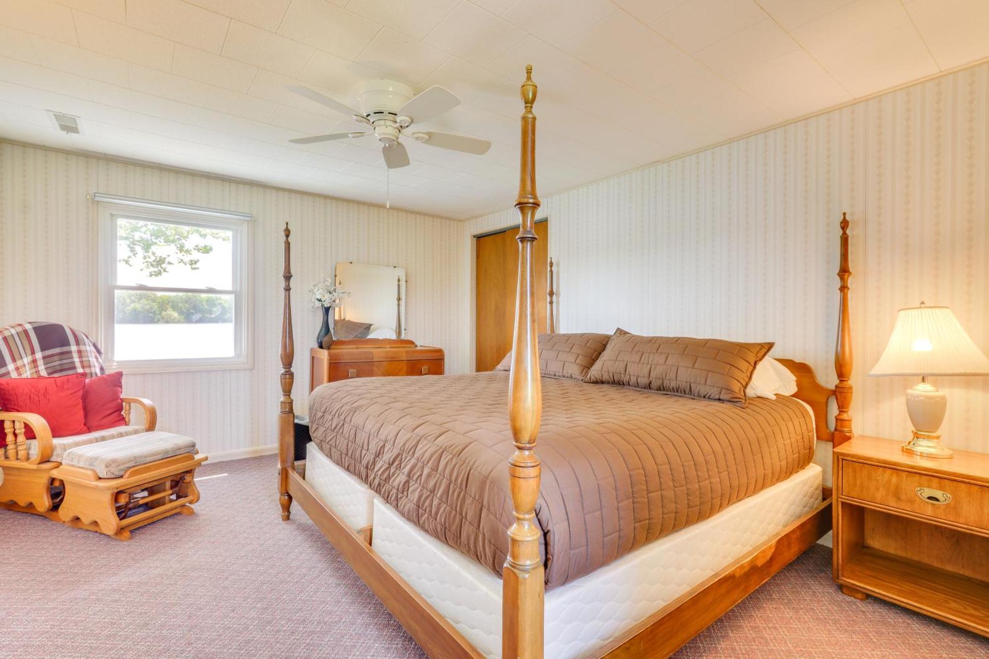 Howe Retreat With Fire Pit And Private Boat Dock! Экстерьер фото