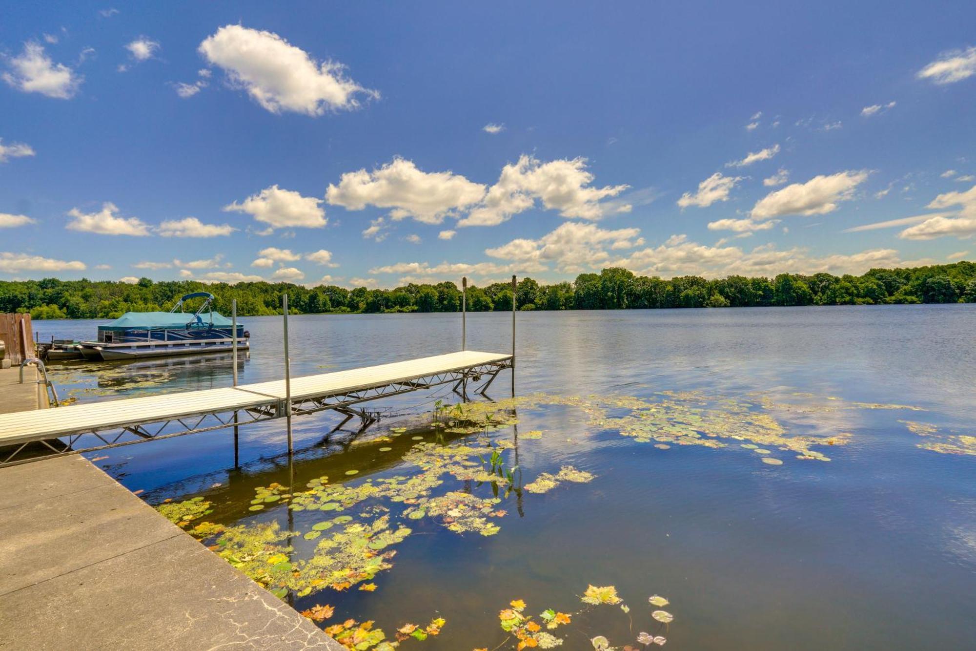 Howe Retreat With Fire Pit And Private Boat Dock! Экстерьер фото