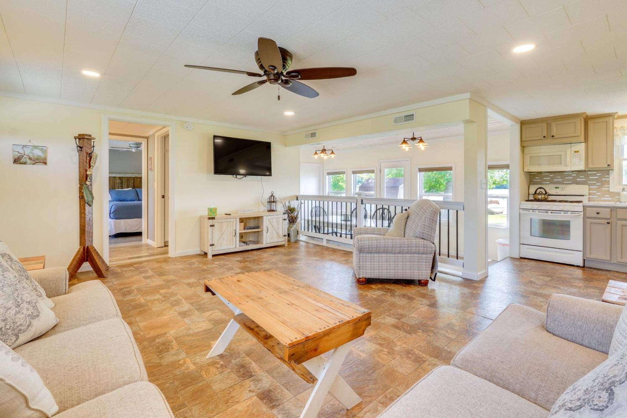 Howe Retreat With Fire Pit And Private Boat Dock! Экстерьер фото